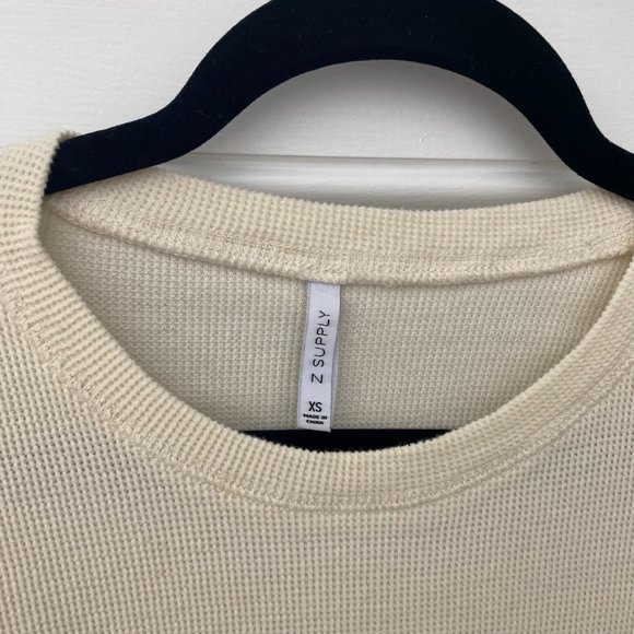 Z Supply Gathered Sleeve Thermal Waffle Top - Picture 5 of 11